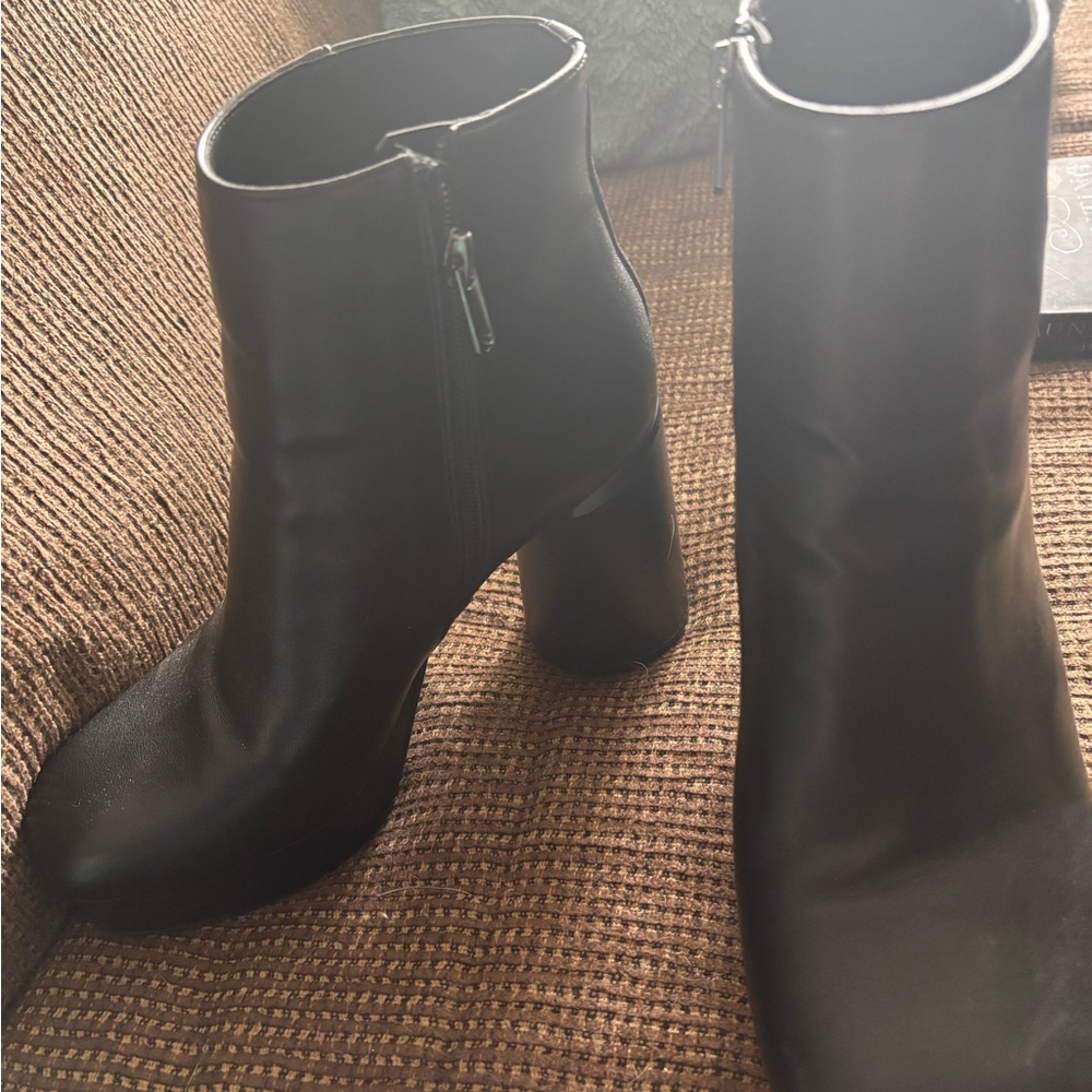 Sam & Libby black heeled boots